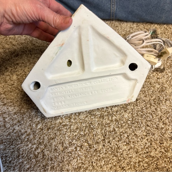 NIB Santa’s Workbench 3 Sons Appliance & TV store light up Christmas house - Picture 7 of 12